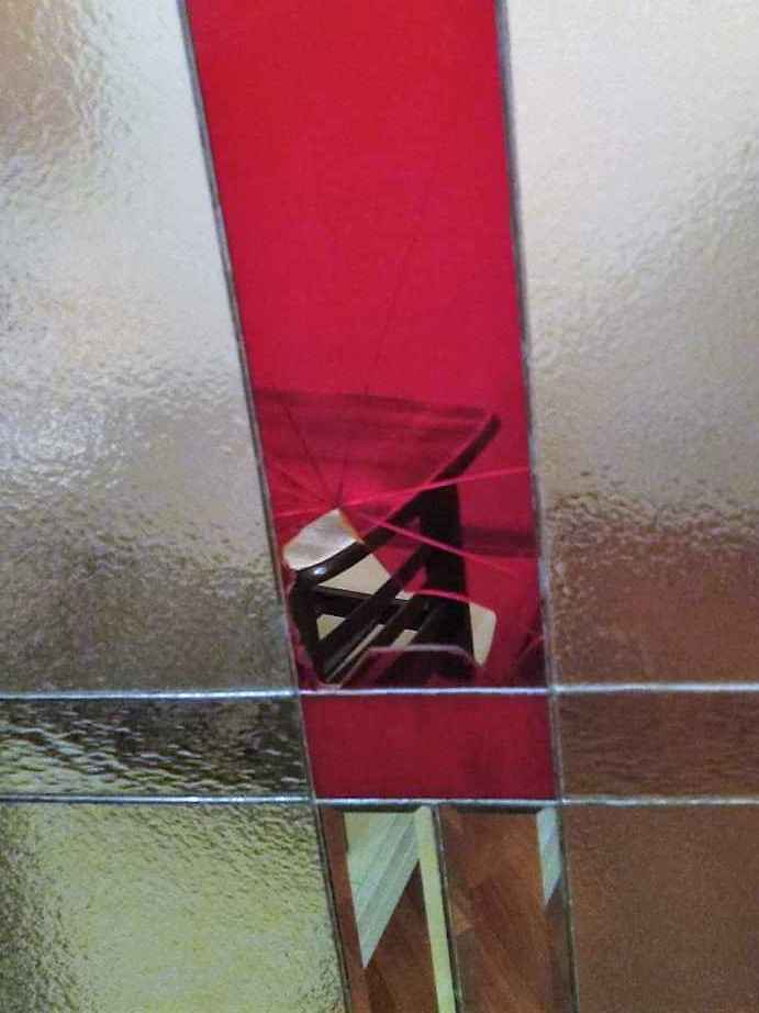 2. Разбитое стекло 