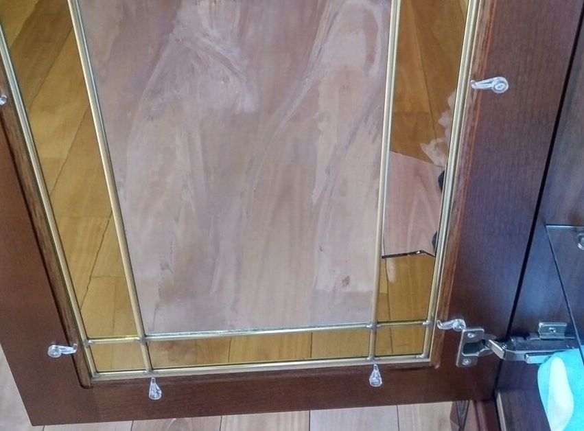 1. Разбитый витраж