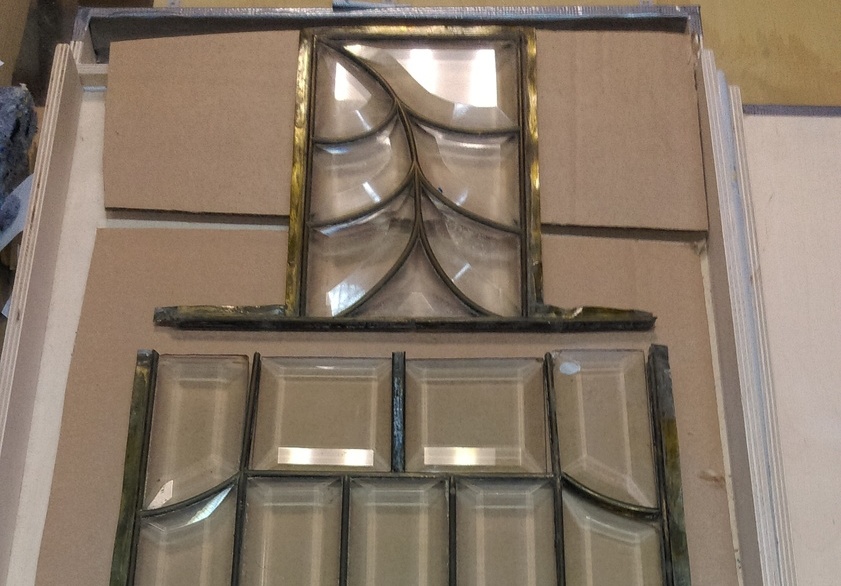 1. Старинный, фацетный витраж 