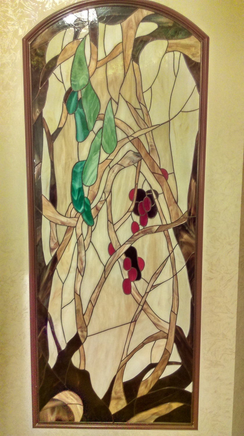 3. Витраж установлен в нишу