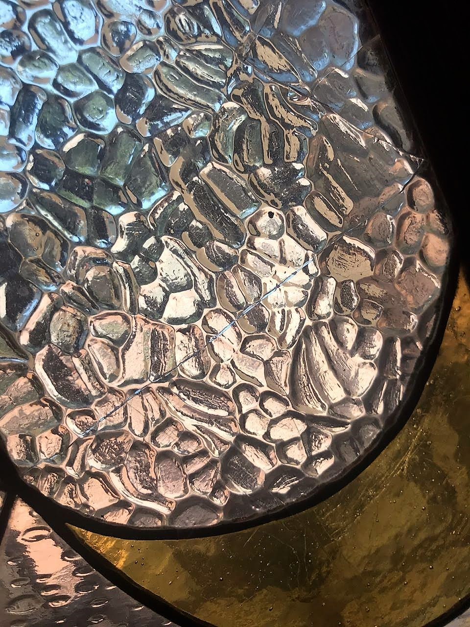 2. Разбитое стекло 