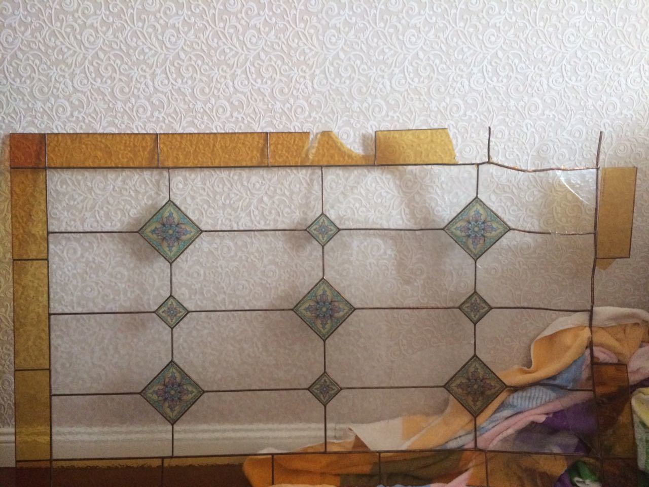 1. Разбитый витраж