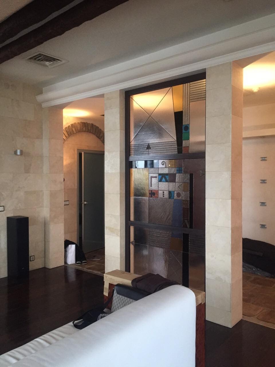 7. Витраж установлен