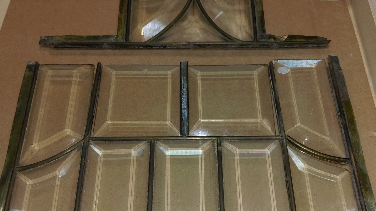 2. Главная особенность, оставить первозданную красоту витража